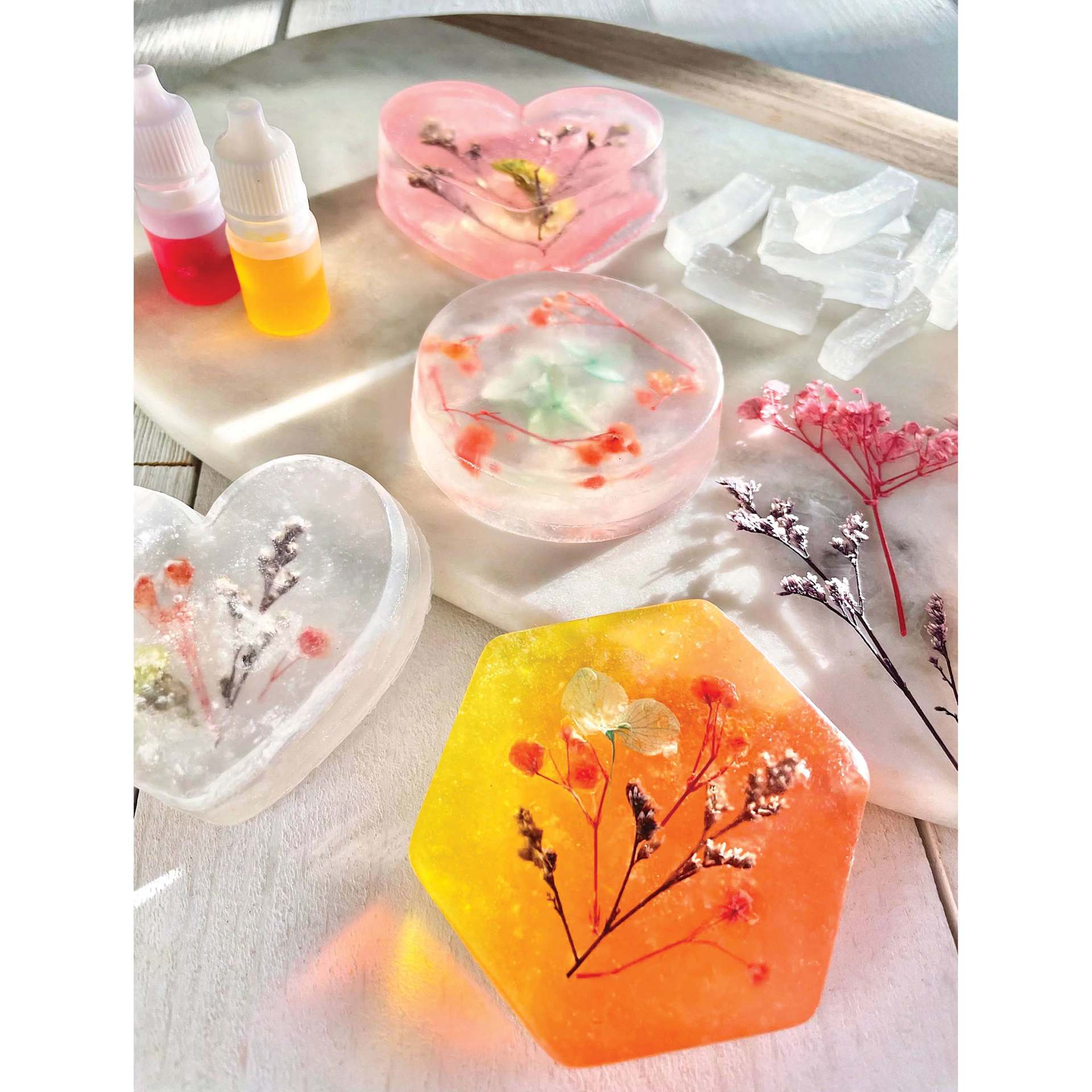 WishCraft Flower Power DIY Soaps Kit (finished soaps with selection of kit components)