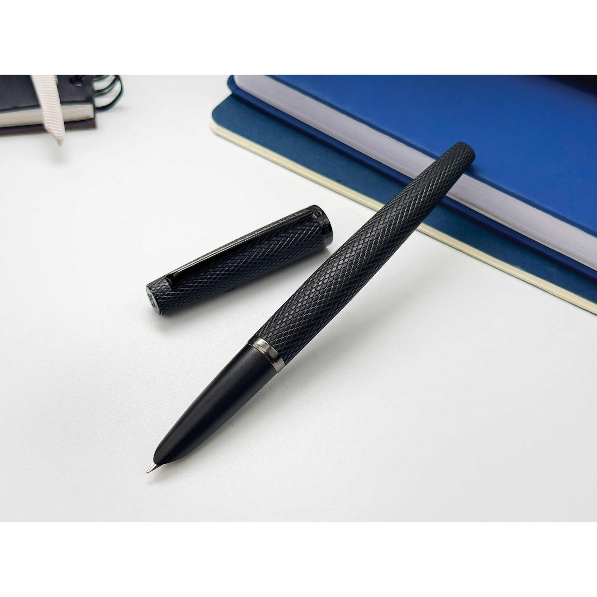 Diplomat Viper Fountain Pen - Black Guilloche, with cap and notebooks