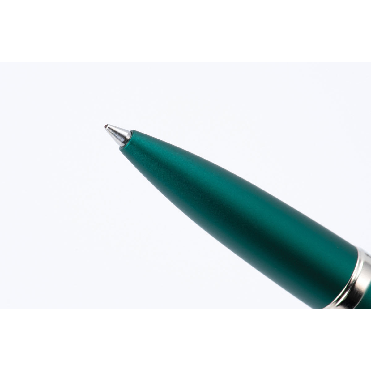 Diplomat Viper Rollerball Pen - Green Guilloche, close up of nib