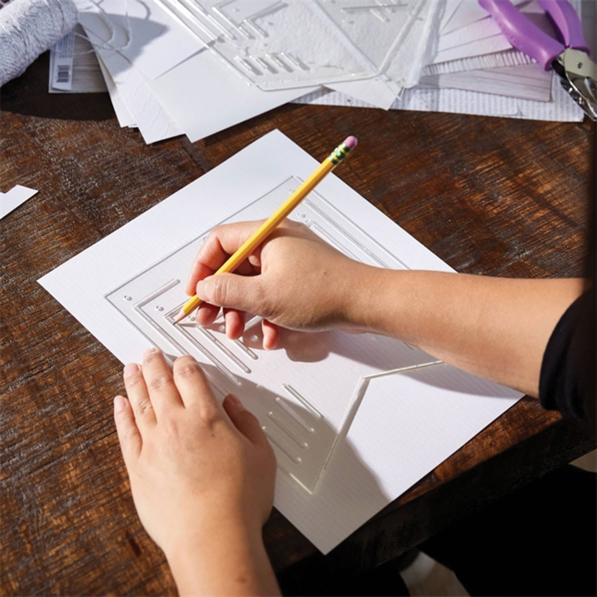 Fiskars Banner Creation Template Set (Person using swallow tail banner template)