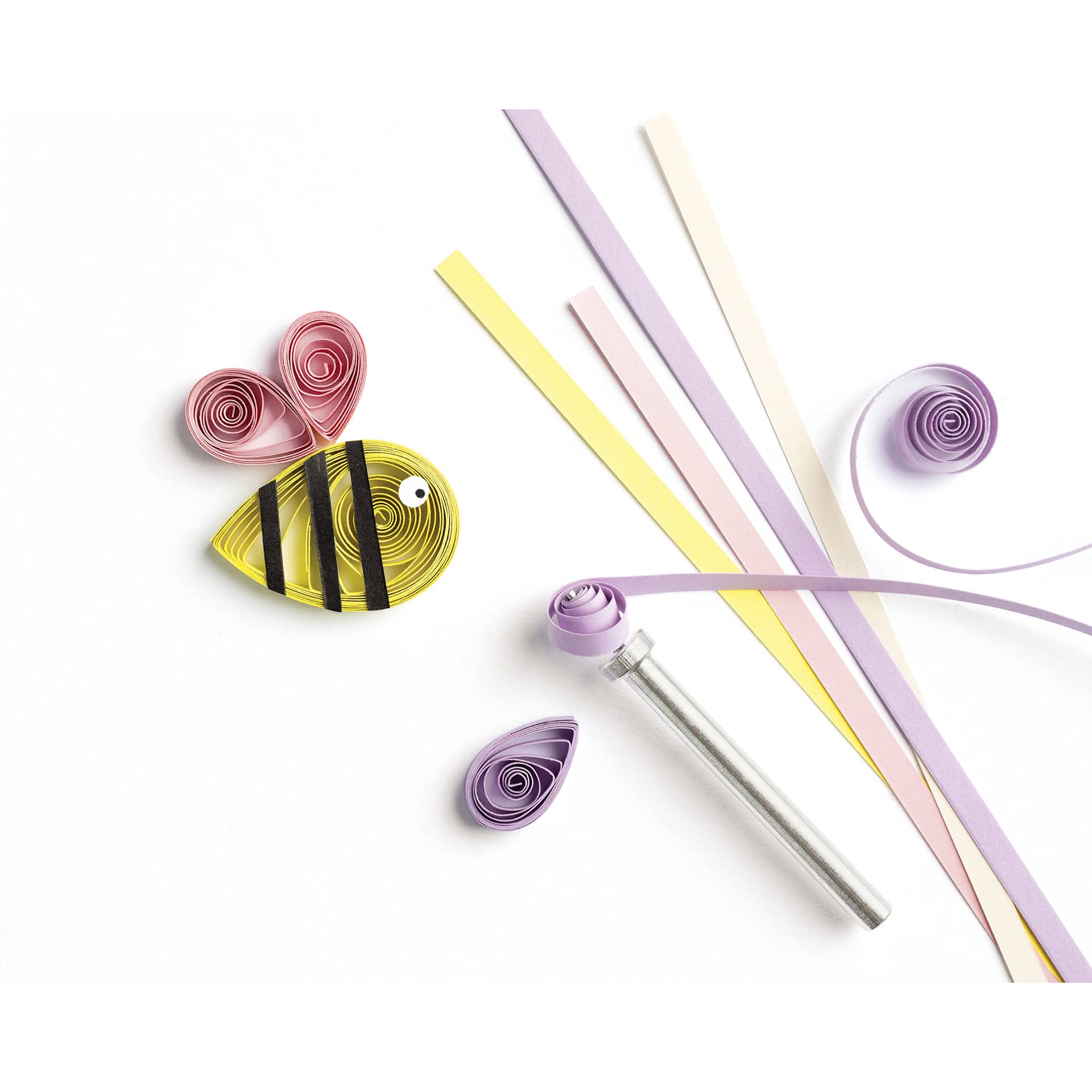 Folia Quilling Pen Tool - Short showing completed bee project