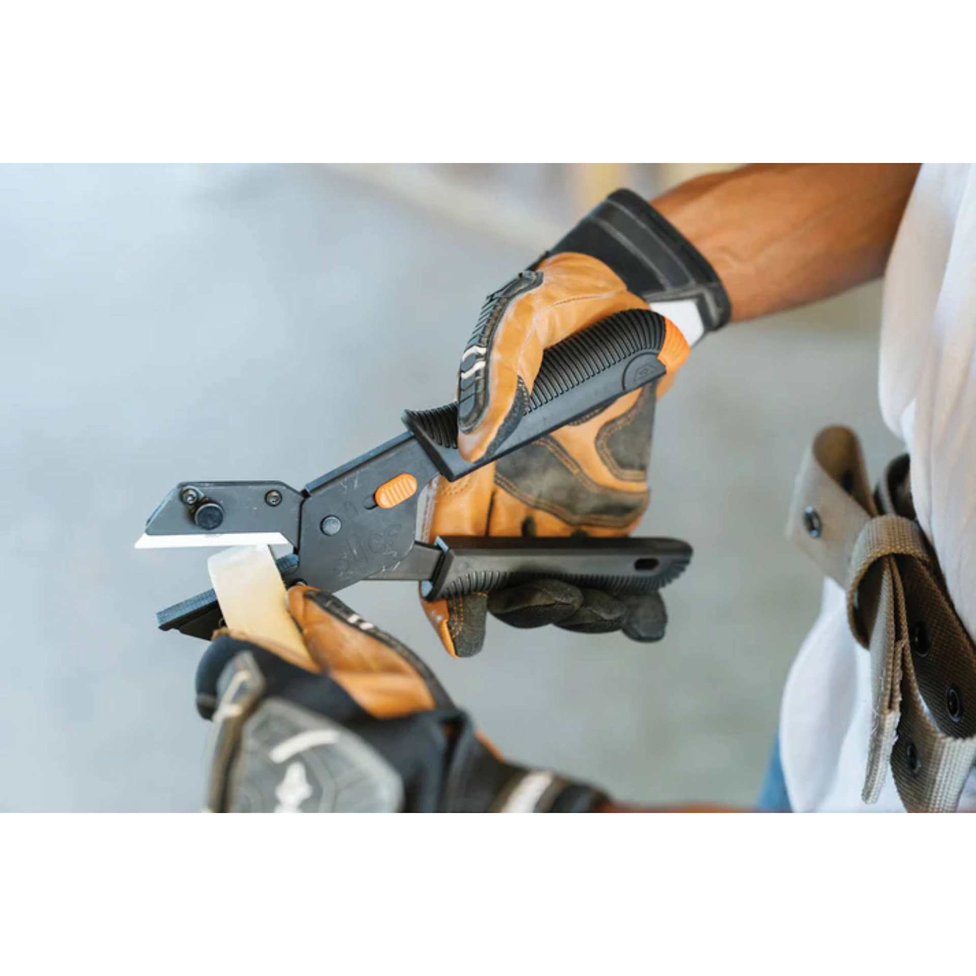 Slice Edge Utility Cutter (Shim being cut)