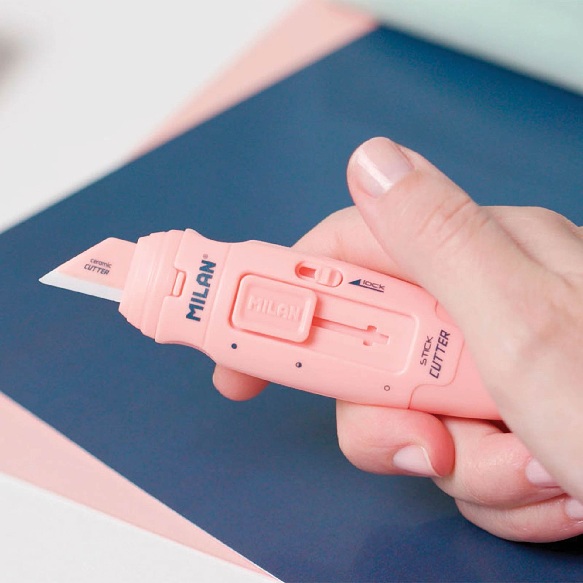 Milan 1918 Series Ceramic Blade Cutter Stick - Pink, blade extended