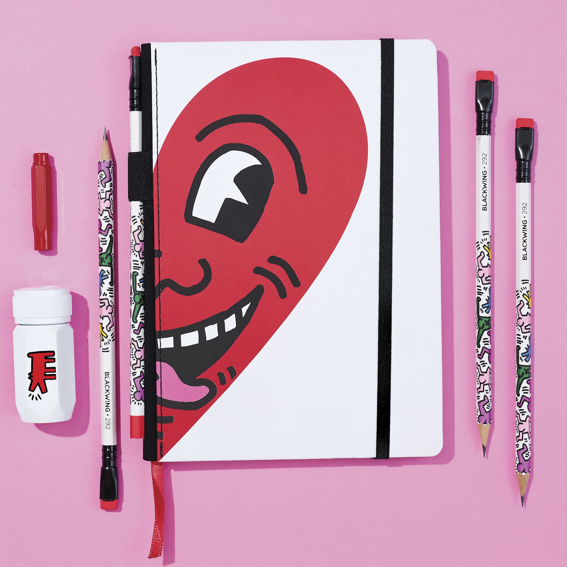 Blackwing x Keith Haring Volumes 292 Essential Gift Box Set - Smiling Heart, set contents out of packaging