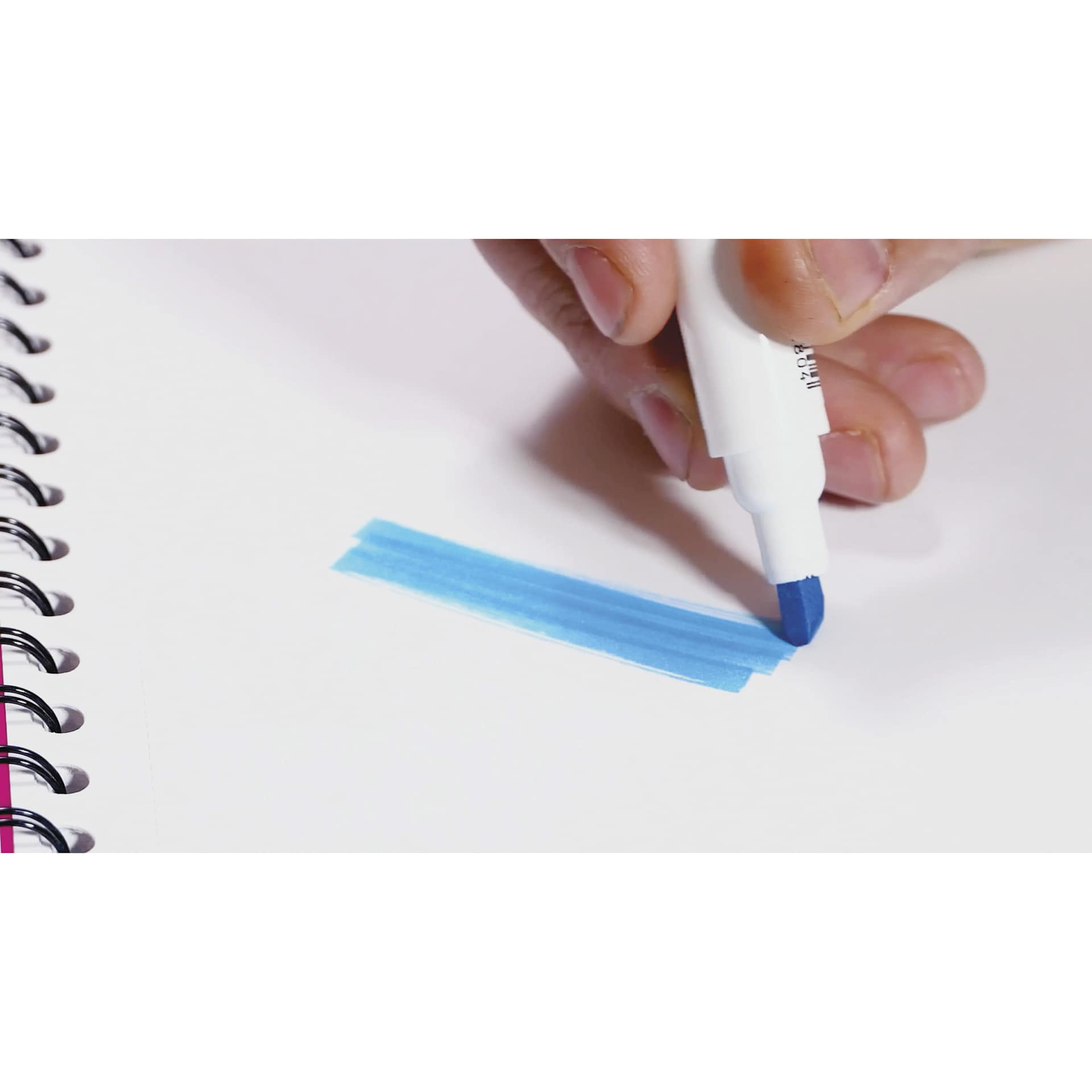 Talens Pantone Dual Tip Marker making a swatch