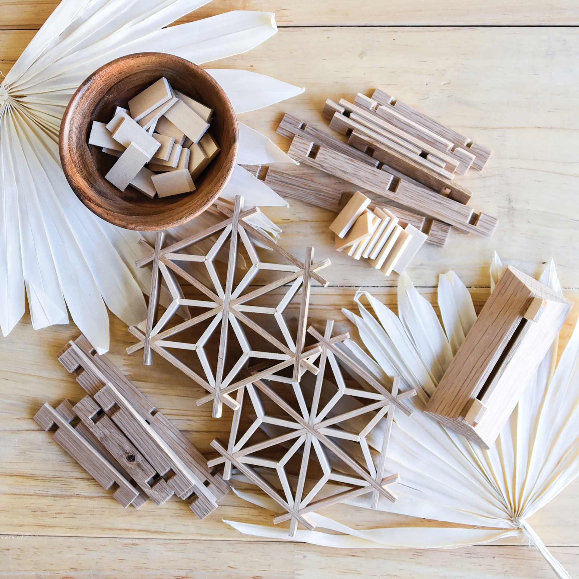 Crafter Kumiko Woodworking Workshop Kit coasters