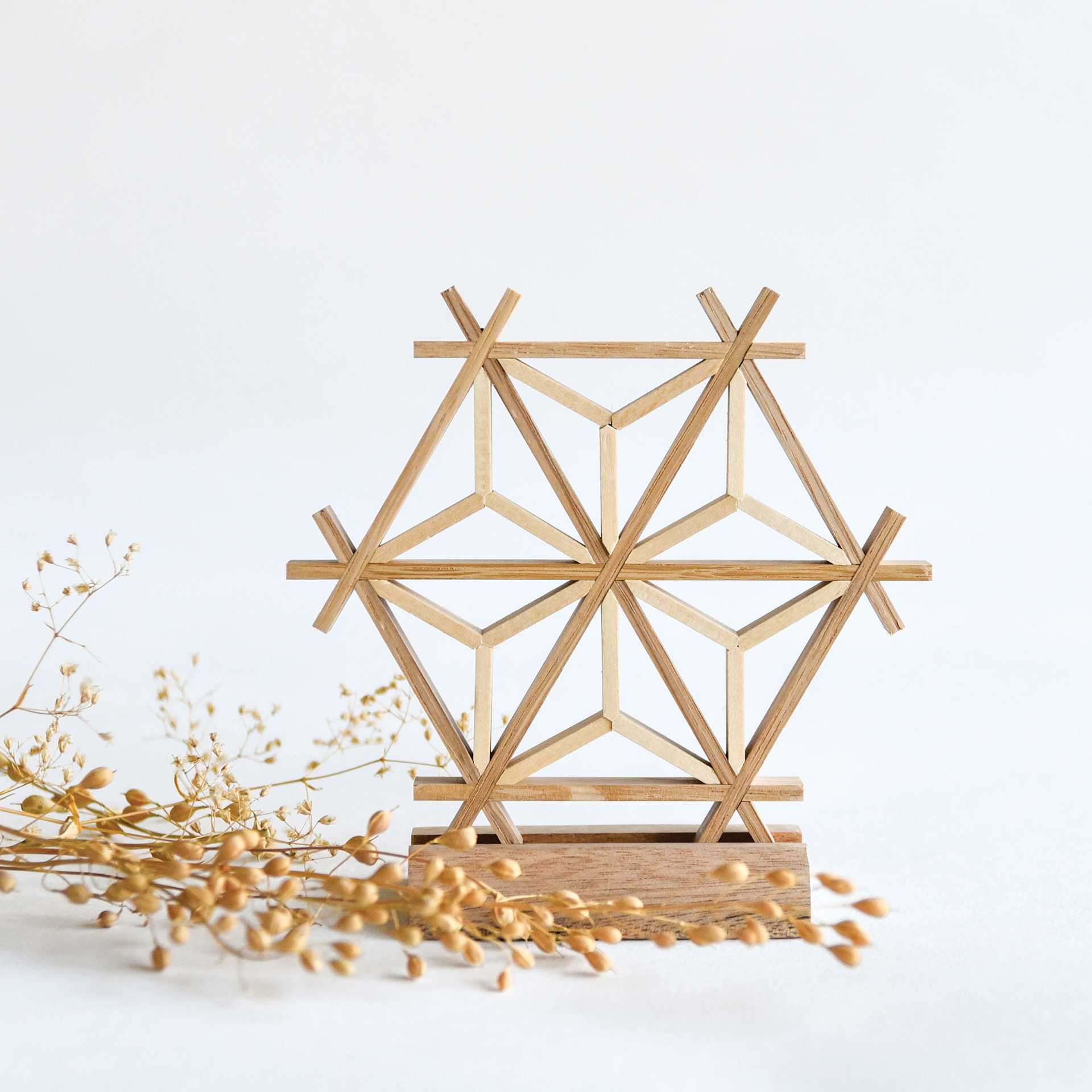 Crafter Kumiko Woodworking Workshop Kit coaster in coaster stand