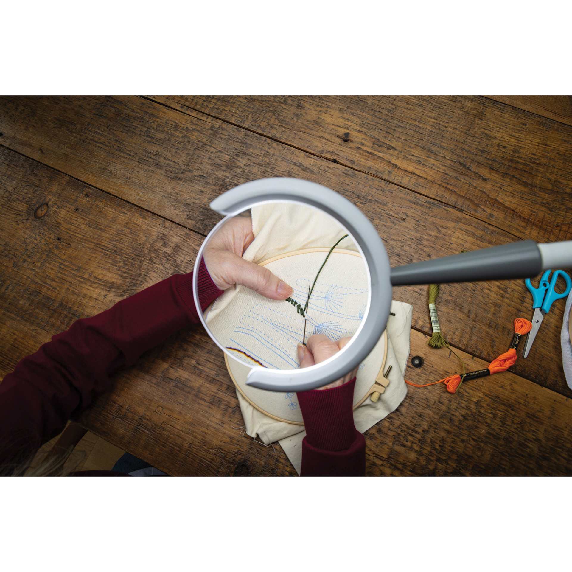 Daylight Magnificent Pro Clamp Lamp - in use