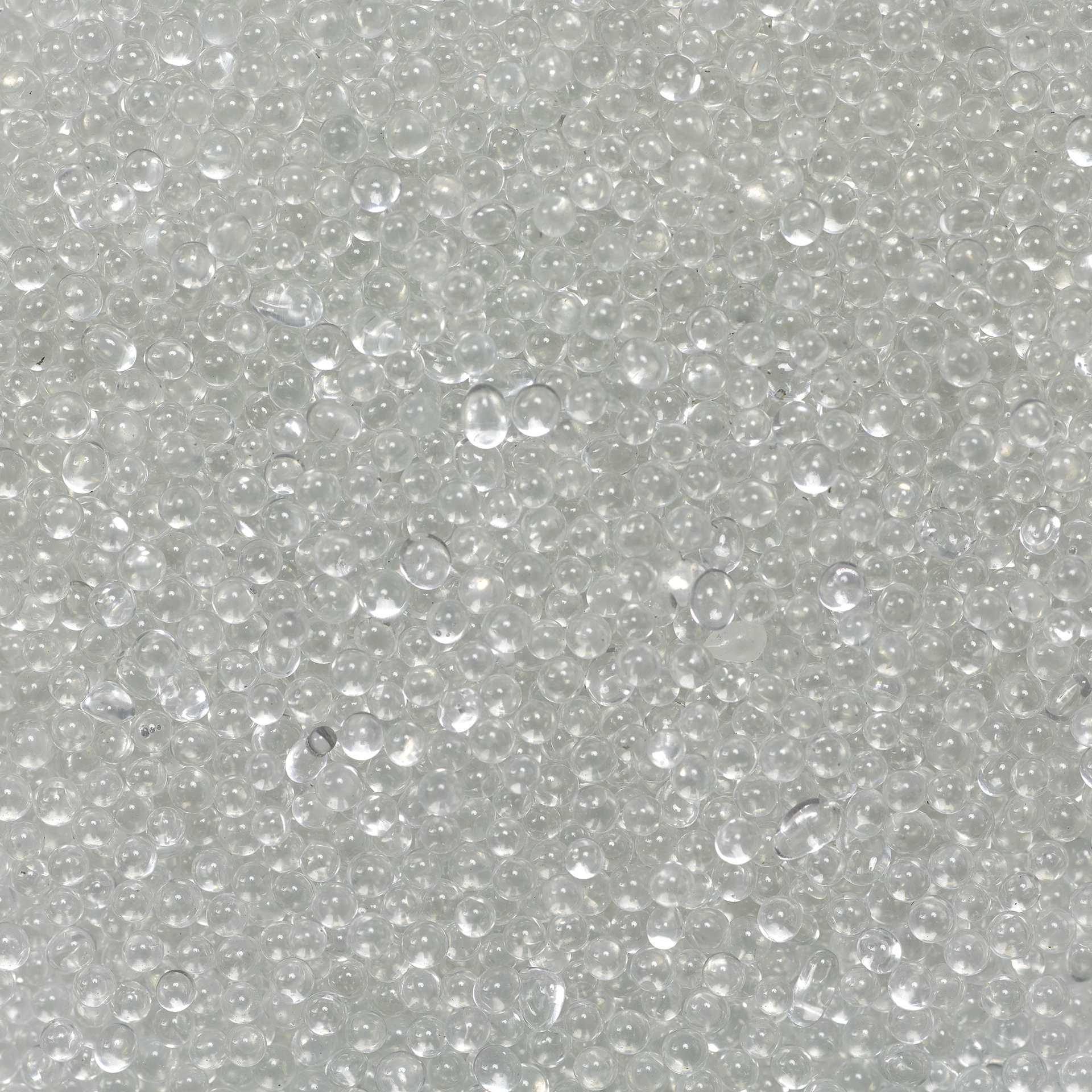 Matisse Acrylic Effects Dry Medium Glass Beads - 1.5 mm, 40 ml sample