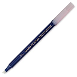 Yasutomo FabricMate Dye Ink Marker - Blender Brush, Chisel Tip, Marker with cap off