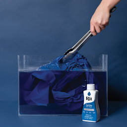 Rit All Purpose Liquid Dye - Royal Blue, 8 oz, submerging frabic in dyed water
