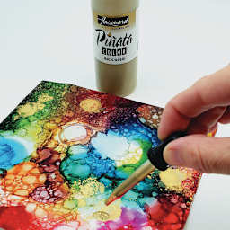 Jacquard Plastic Droppers -Person using dropper to drop alochol ink onto surface