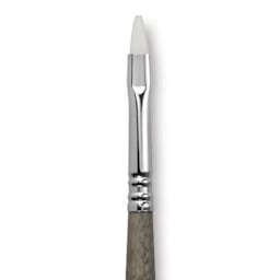Escoda Perla Toray White Synthetic Brush - Bright, Short Handle, Size 4 (Close-up of brush)
