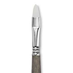 Escoda Perla Toray White Synthetic Brush - Bright, Short Handle, Size 12 (Close-up of brush)