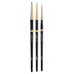 Isabey Isagold Synthetic Brushes, group of three Spotter brushes laid out