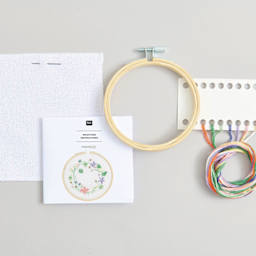 Rico Design Counted Cross Stitch Kit - Flower Wreath, 10 cm contents