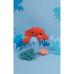 DMC Amigurumi Ocean Life Kit - Crab, finished with scenery (not included)
