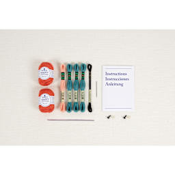 DMC Amigurumi Ocean Life Kit - Crab, contents