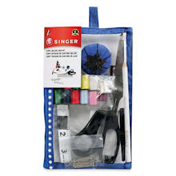 Singer Beginner's Deluxe Sewing Kit front of packaging