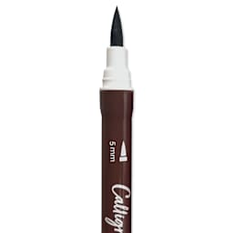 Ooly Calligraphy Duo Marker Set, close-up of 5 mm tip