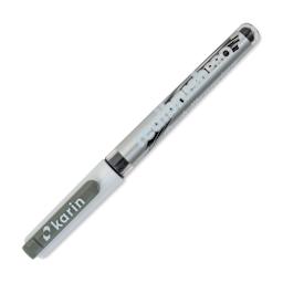 Karin Realbrush Pro Marker - Cool Grey 3, 4 mm, Brush Tip, cap on
