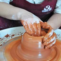 Sio-2 Argila Natural Pottery Clay - Red, 2.2 lbs - in use on pottery wheel