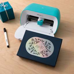 Cricut Joy Permanent Smart Label Writable Vinyl - Silver, finished label on a box