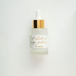Tom's Studio Nib Cleaning Solution - 30 ml, laying on desk