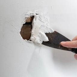 DAP Patching Plaster - 32 oz Tub patching damaged wall