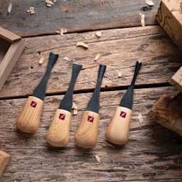 Flexcut Wide-Format Palm Set - on wood surface