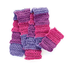 Friendly Loom Discover Crochet Scarf Kit - Berry completed project