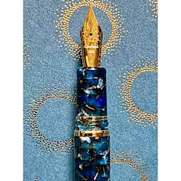 Esterbrook Estie Fountain Pen - Nouveau Bleu, Fine Nib, close up
