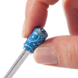 Folia Quilling Pen Tool - Long showing wound paper around tool