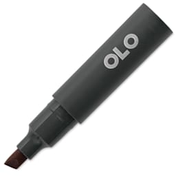 Olo Chisel-Tip Half Marker - OR4.7 Chocolate with cap off