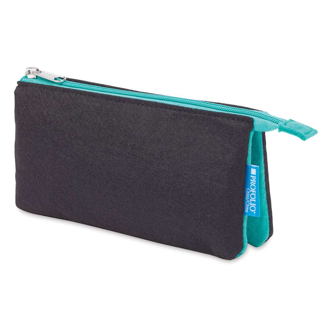 Open in modal - Itoya Profolio Midtown Pouches - Angled view of small Black/Wintergreen pouch
