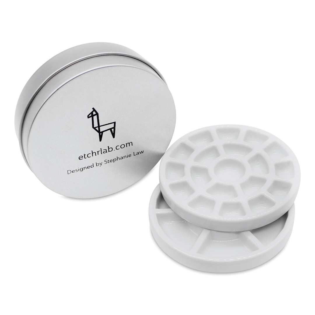 Open in modal - Etchr Lab Travel Mini Porcelain Palette, 19 Wells, open and closed