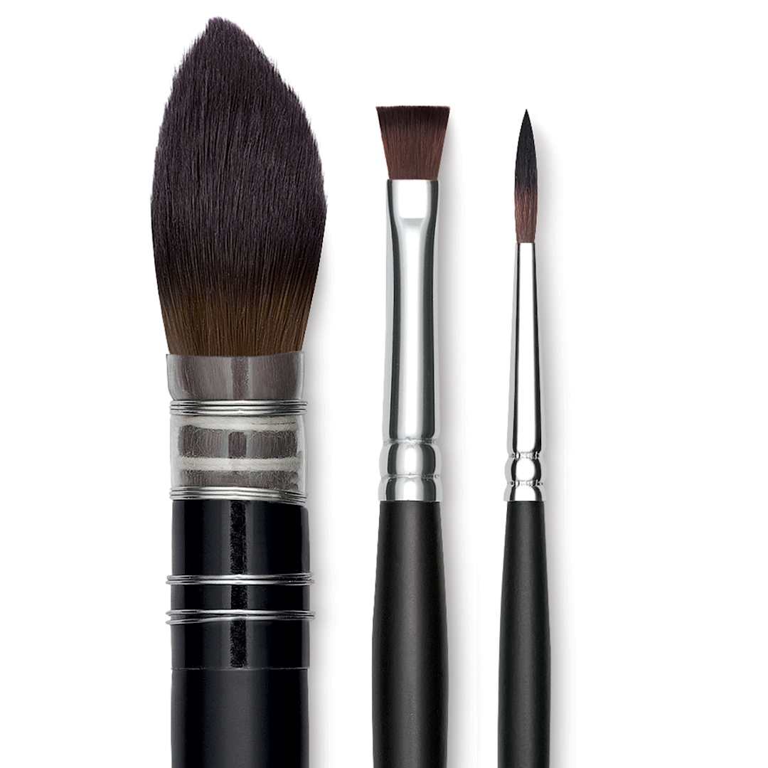 Open in modal - Raphaël Soft Aqua Brush - Closeup of a Quill, Flat, and Round brush shown