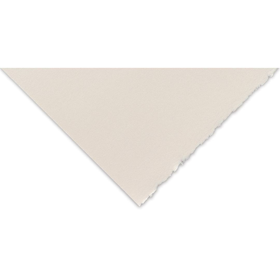 Open in modal - Stonehenge Paper - 50" x 10 yds, Cream, Roll, close-up