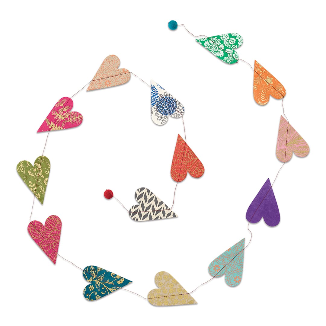 Open in modal - Giftsland Paper Garlands - Length of Heart shapes
