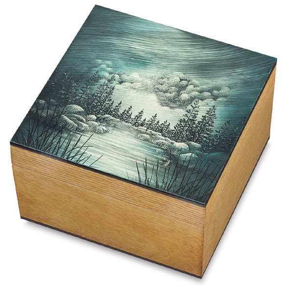 Open in modal - Ampersand Claybord Hinged Boxes - Angled view of closed Box with painting on lid

