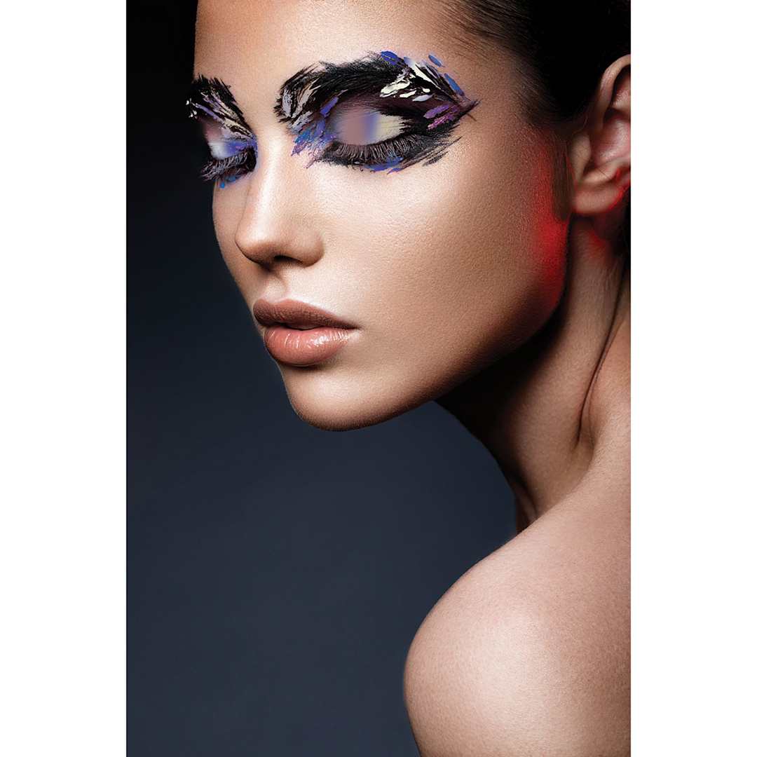 Open in modal - Sorme Chubby HD Eyeshadow Pencils - Model showing multiple color Eyeshadows
