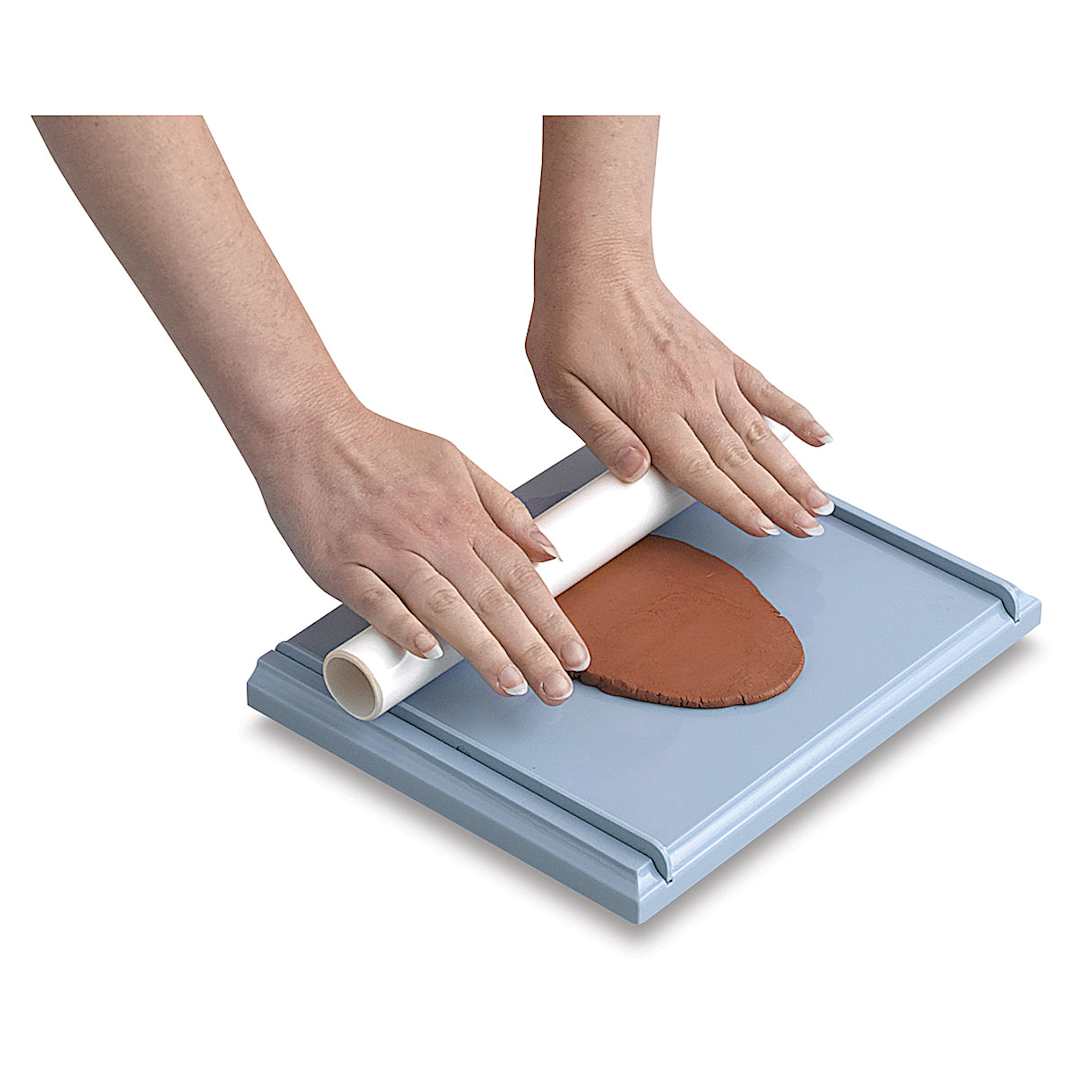 Open in modal - Activa Clay Roller Kit - roller in hand making clay flat