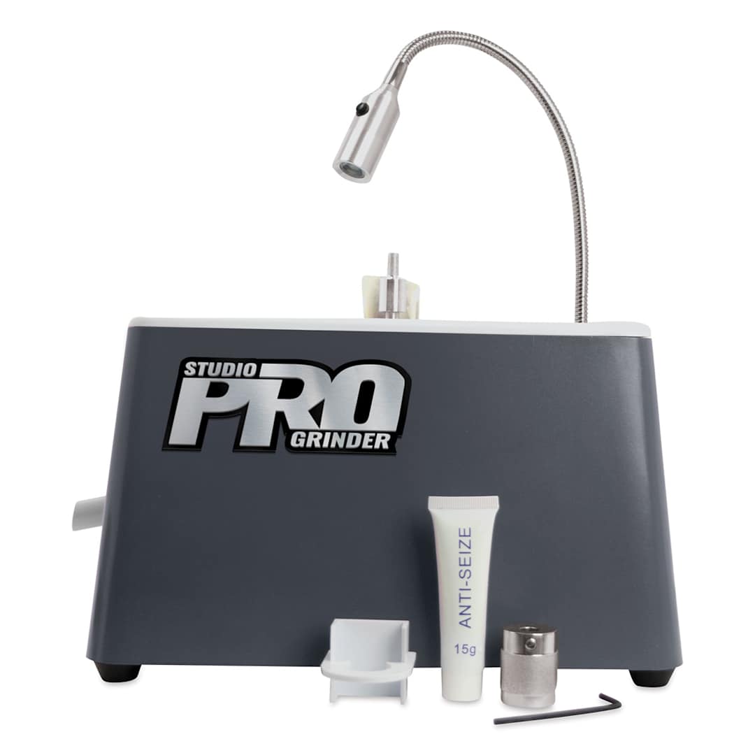 Open in modal - Studio Pro Grinder - Front view of Grinder with components