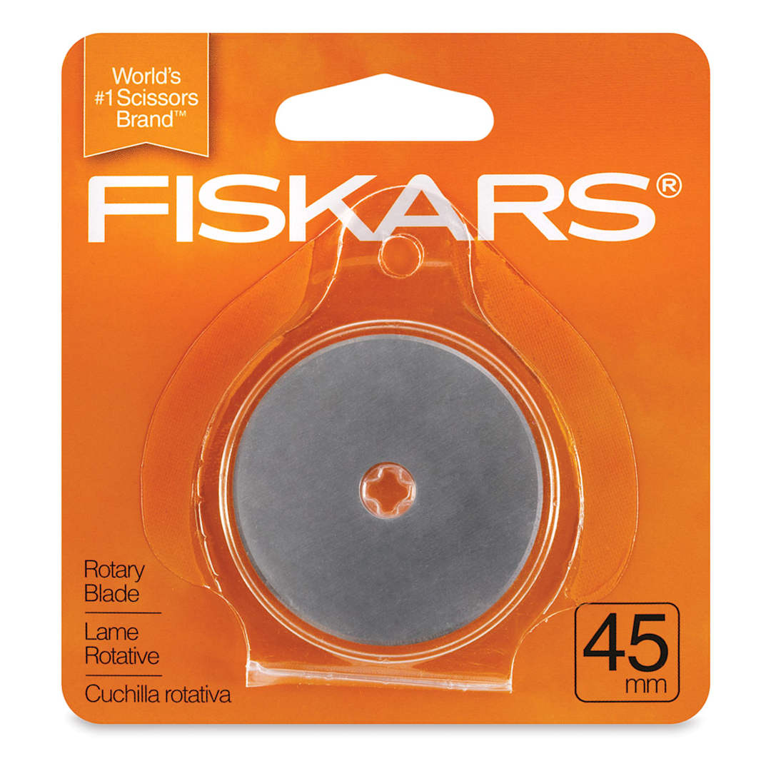 Open in modal - Fiskars Comfort Loop Rotary Cutter - Front of blister package of Replacement Blade