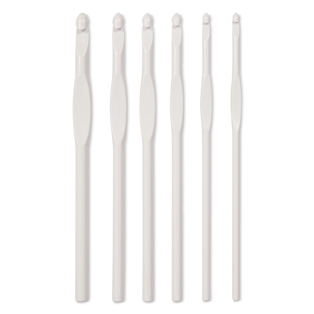 Open in modal - Susan Bates Plastic Crochet Hooks - Set of 6