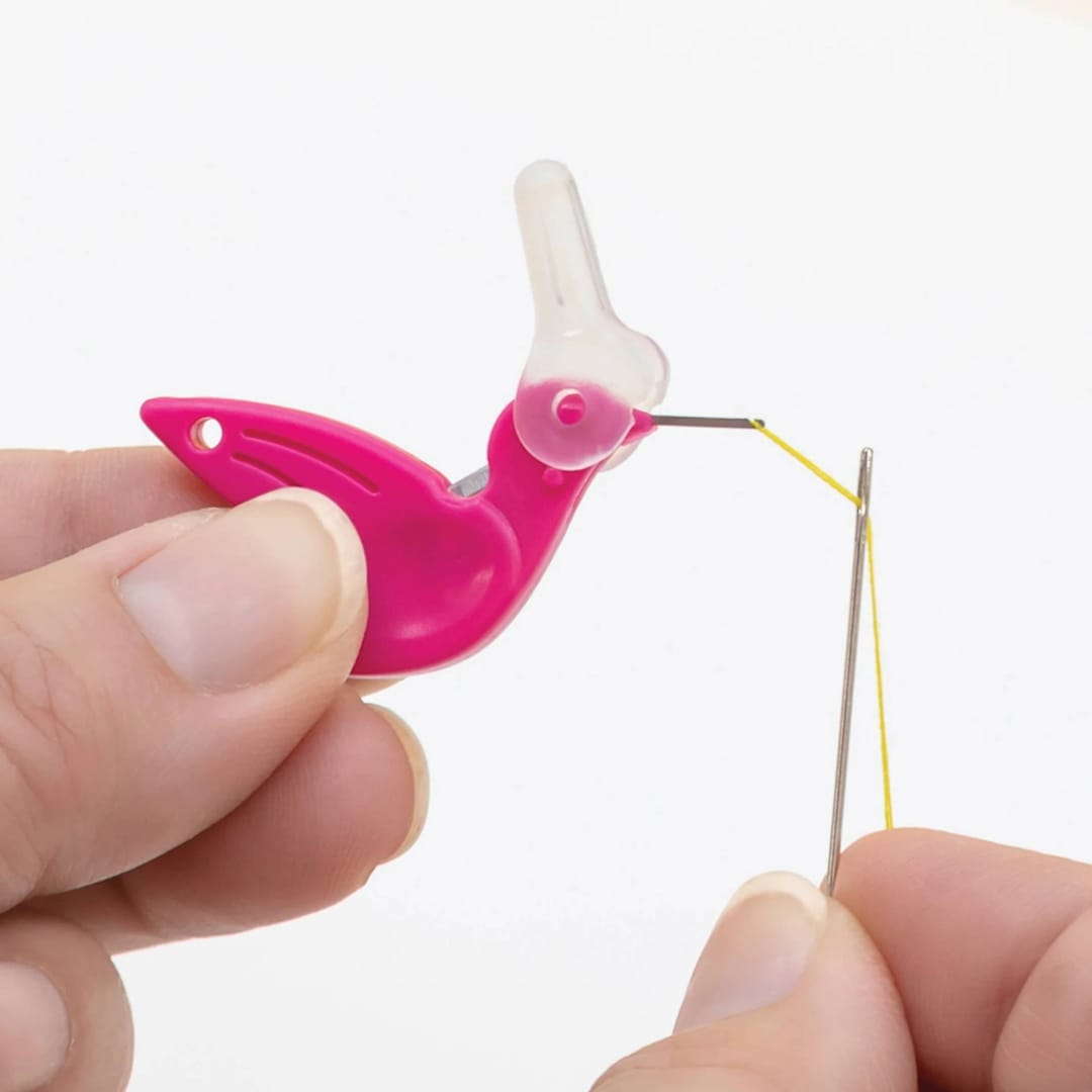 Open in modal - Prym Love Birdy Needle Threader (Pulling thread through needle)