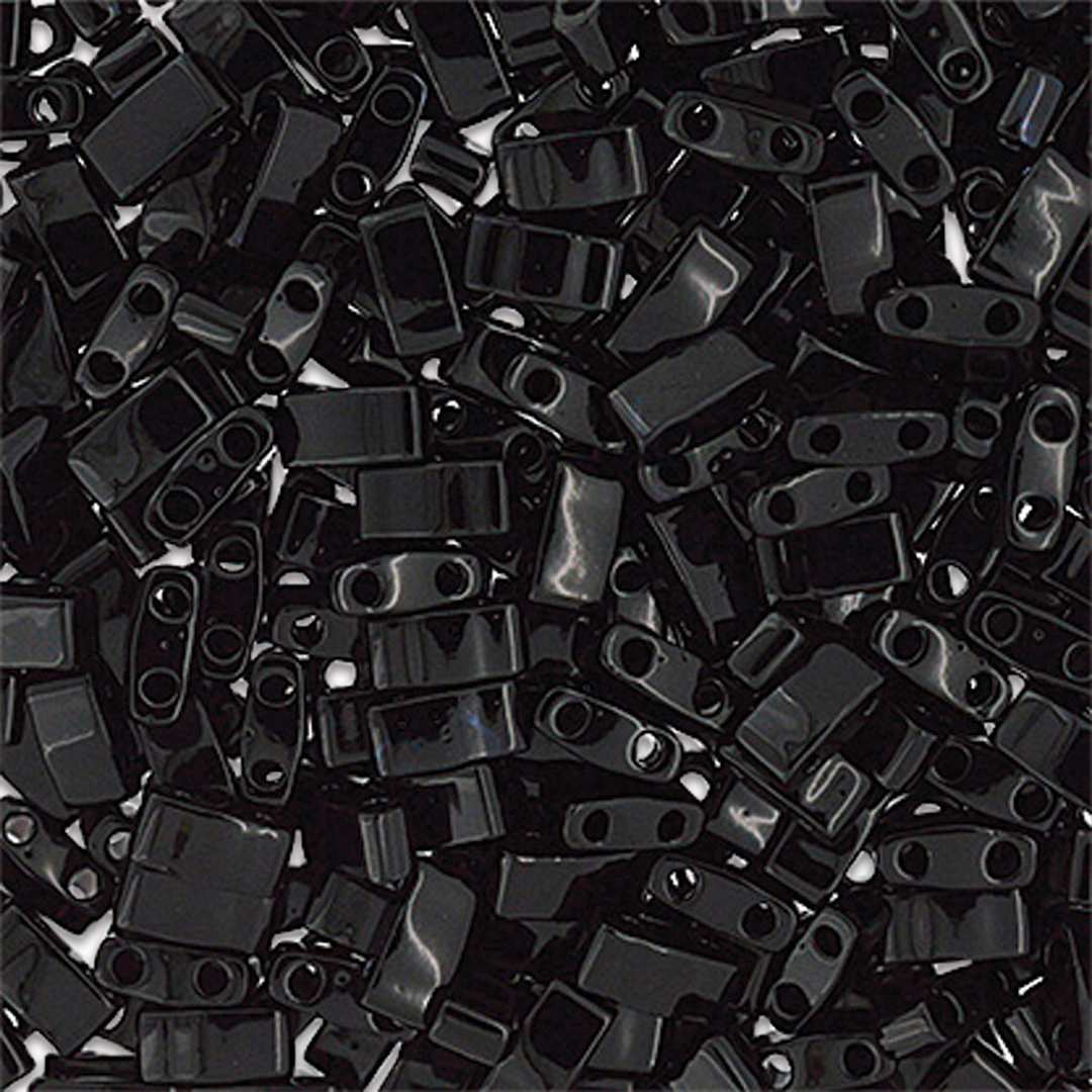 Open in modal - John Bead Miyuki Half Cut Tila Beads - Black, Opaque, 5 mm x 2.3 mm (Close-up of beads)