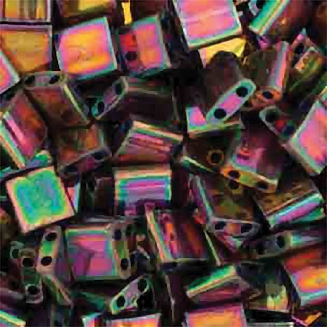 Open in modal - John Bead Miyuki Tila Beads - Light Emerald, Transparent AB, 5 mm x 5 mm (Close-up of beads)