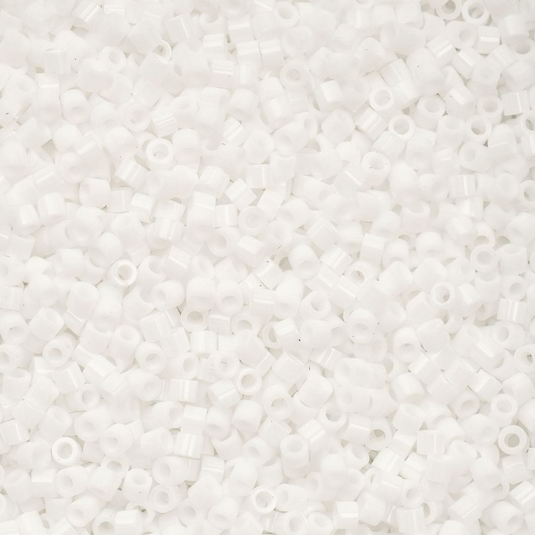 Open in modal - John Bead Cylin 11/0 Cylindrical Seed Beads - Chalk White