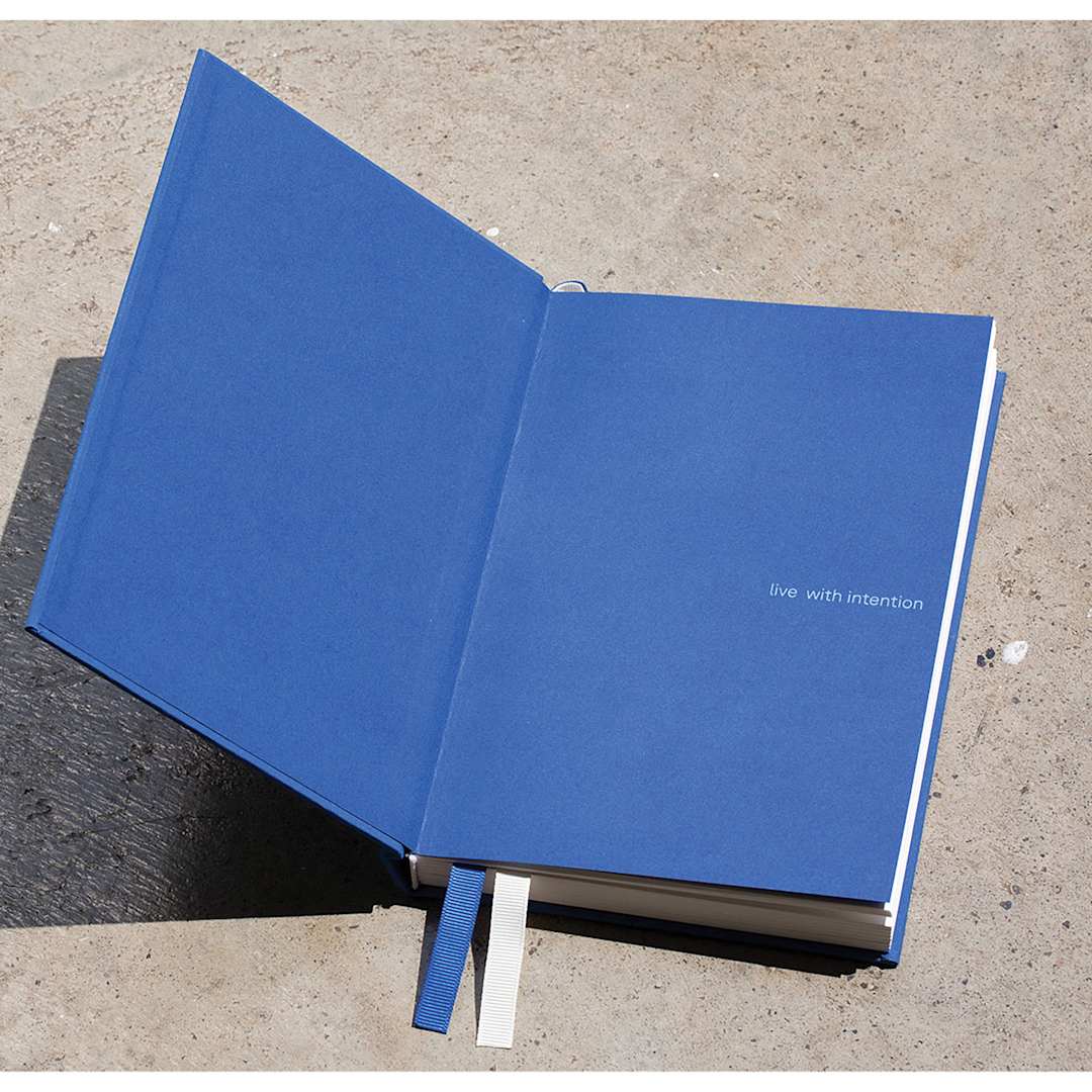 Open in modal - Gry Mattr Essential Linen Dotted Notebook - 5-3/4" x 8-1/2", Pool, open